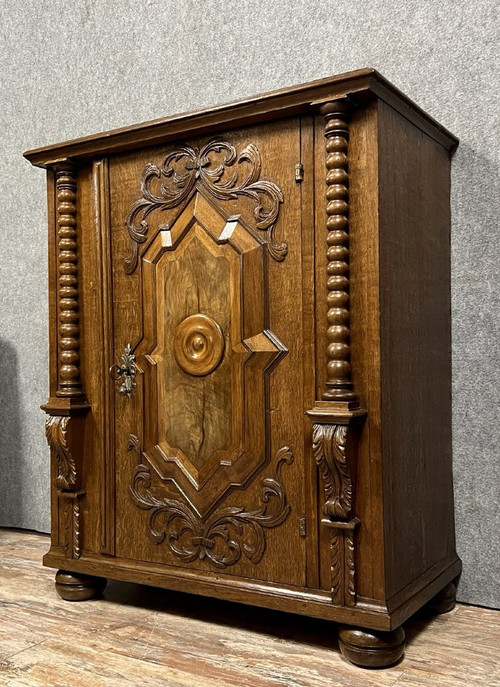 Alsatian ceremonial furniture in oak and magnifying glass, Louis XIII period / 17th century