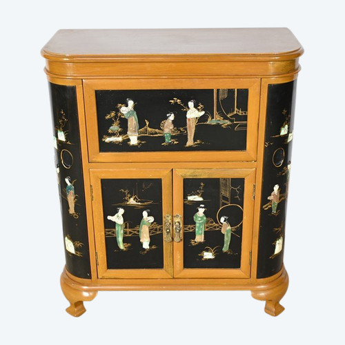 Asian lacquered wood liquor cabinet, China - 1950