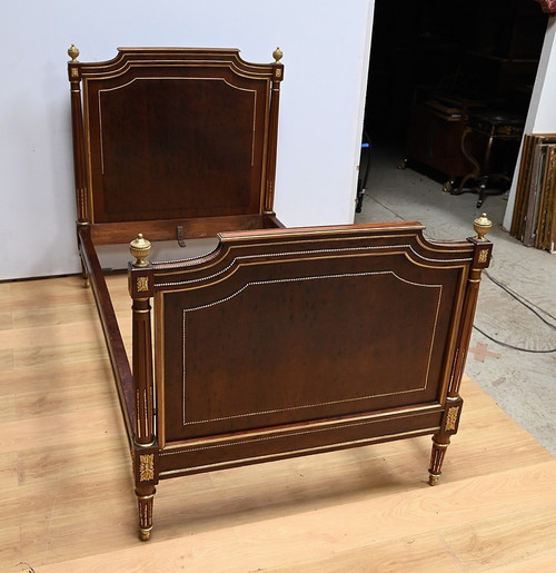 Pair of Mahogany Twin Beds, Louis XVI style - Late 19th century