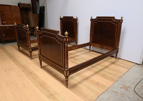 Pair of Mahogany Twin Beds, Louis XVI style - Late 19th century