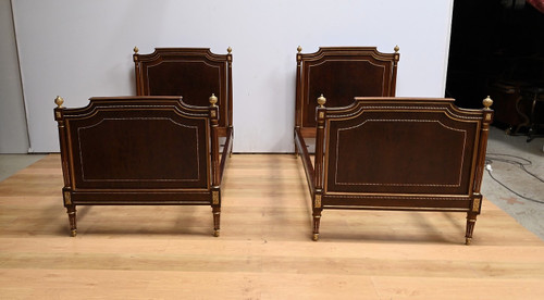 Pair of Mahogany Twin Beds, Louis XVI style - Late 19th century