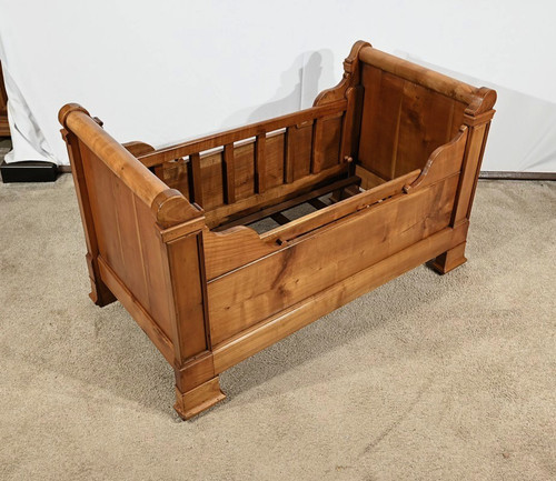 Small Rolling crib in cherry wood - 1900