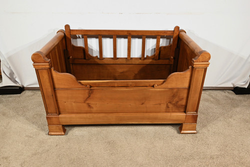 Small Rolling crib in cherry wood - 1900