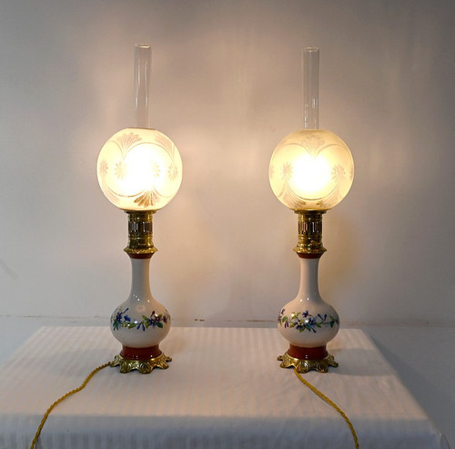 Pair of Porcelain Oil Lamps, electrified - Late 19th century