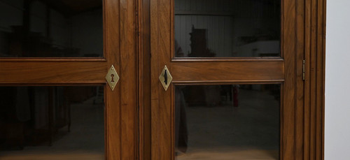 Solid walnut bookcase, Louis XVI style - Mid-19th century