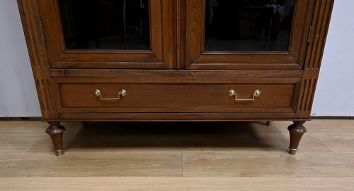 Solid walnut bookcase, Louis XVI style - Mid-19th century