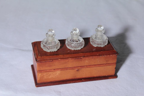 Leather box with 3 so-called “scent” crystal bottles from the 19th century