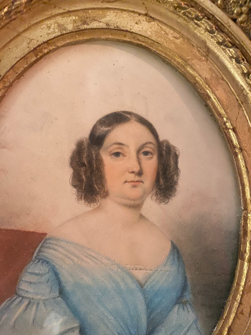 Portrait aru pastel d'une Dame de qualité d'Epoque louis Philippe dans un beau cadre de boiserie