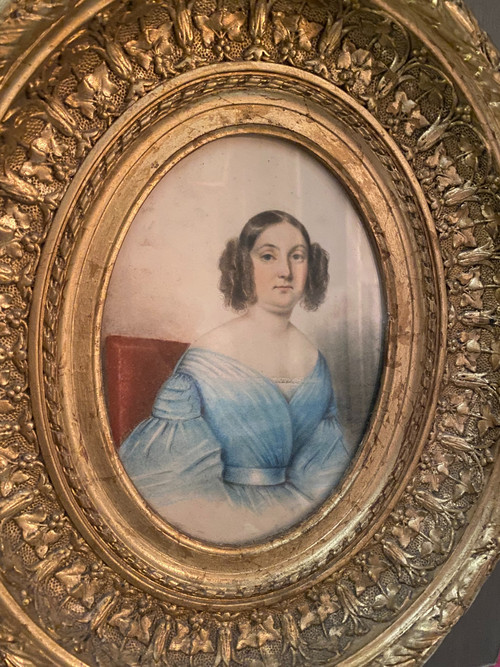 Portrait aru pastel d'une Dame de qualité d'Epoque louis Philippe dans un beau cadre de boiserie