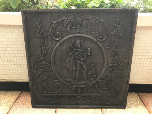 Large antique cast iron fireback from the 18th century ( 83 cm X 83 cm )