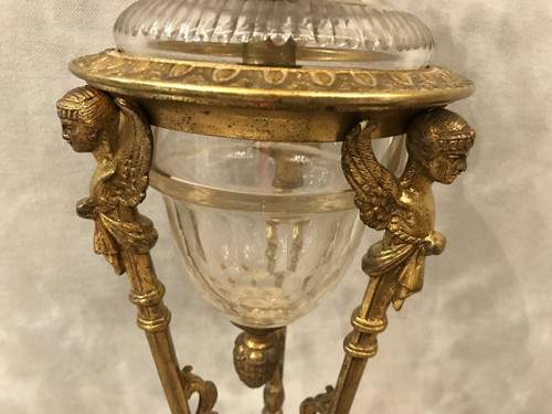 beautiful 19th century oil lamp in bronze and crystal