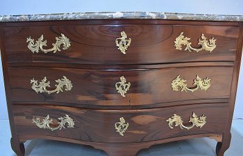  Commode Nantaise de Port en Bois d'Amarante massif, Époque Louis XV - 1770 