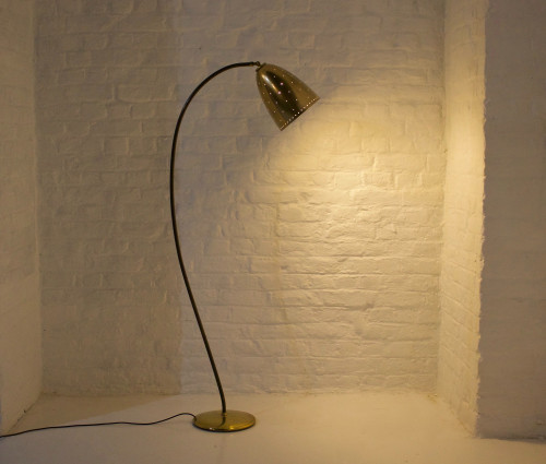 Lampadaire moderniste style Paavo Tynell.