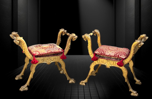 PAIR OF 19th CENTURY ITALIAN CURLE TABOURETS IN GILDED AND SCULPTTED WOOD WITH CUSHIONS