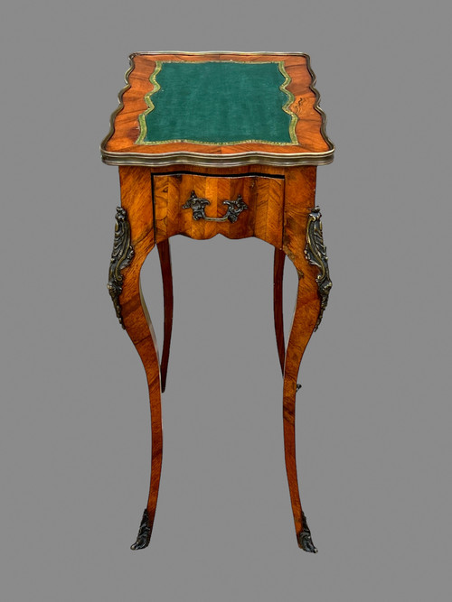 XIXth CENTURY LOUIS XV STYLE ESTAMPLED SALON TABLE / VIOLONED IN MARQUETRY