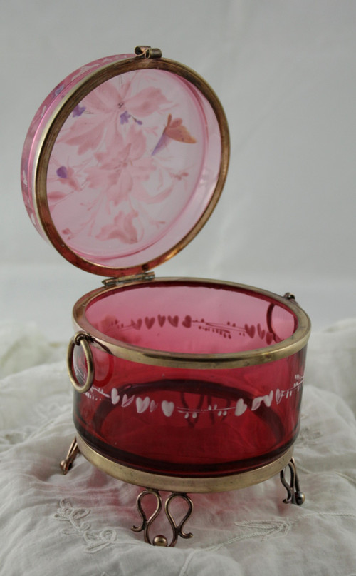 Pink glass box with enamel decoration attributed to Cristallerie Moser 1880-1900