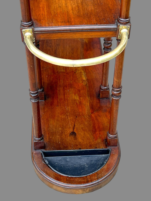 19th CENTURY WALNUT HOUSEHOLD AND ROPE HOLDER IN BRASS AND ZINC POTS