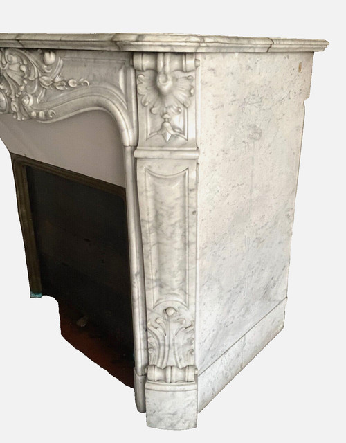 Louis XV style mantel in white Carrara marble XIX century