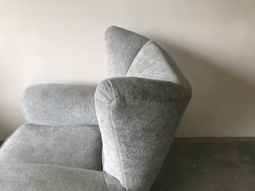 Pair of Italian armchairs in the style of Jean Royère in pearl gray velvet.