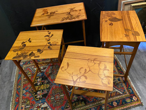 Tables gigognes Ecole de Nancy, signées Majorelle