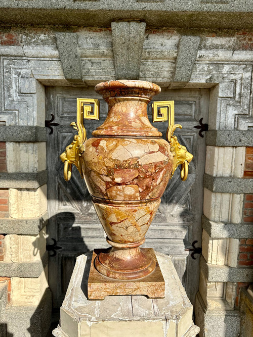 Important marble and gilded bronze vase from the 19th century