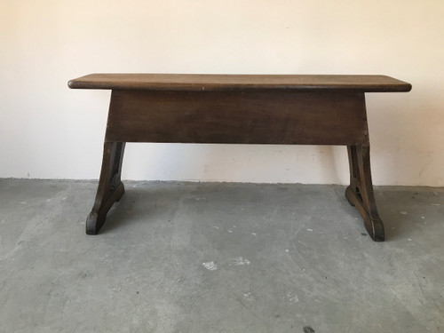 Art and Crafts style organ bench in solid oak.