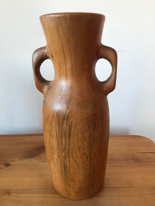 Vase pique-fleurs en bois d'olivier.