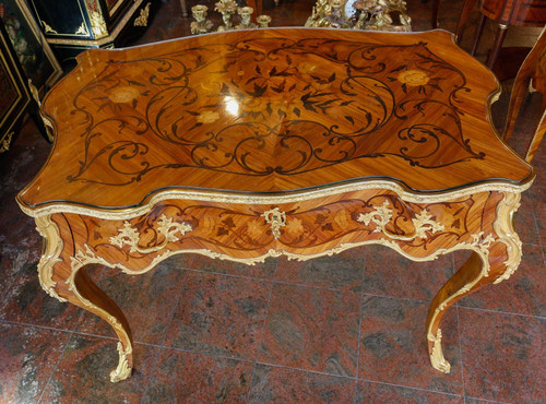 A beautiful Louis XV style writing table