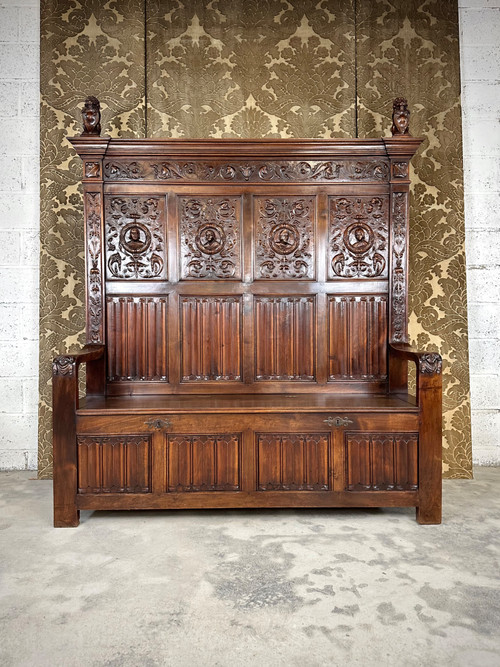 Renaissance style chest bench in walnut