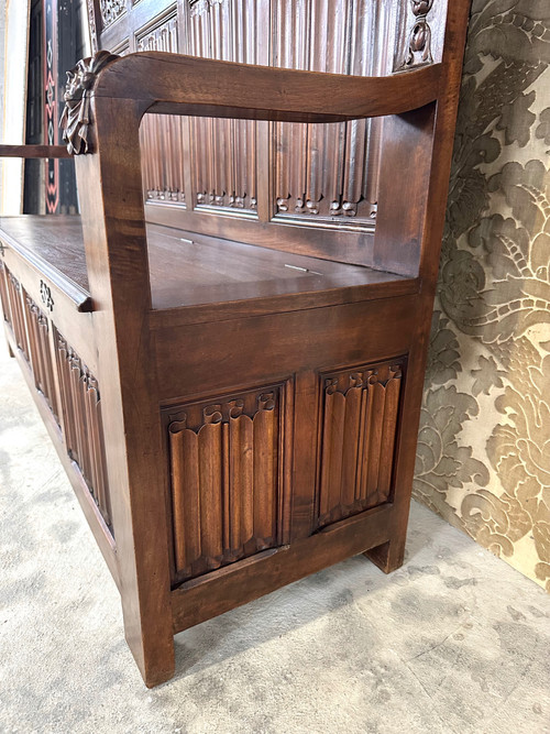 Renaissance style chest bench in walnut