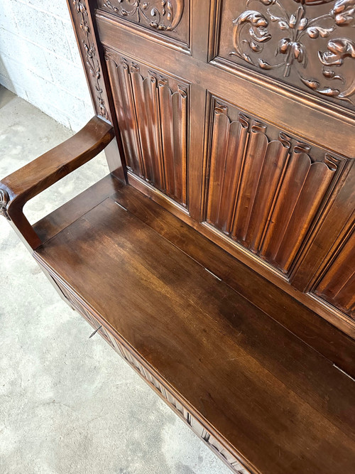 Renaissance style chest bench in walnut