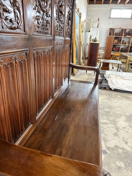 Renaissance style chest bench in walnut