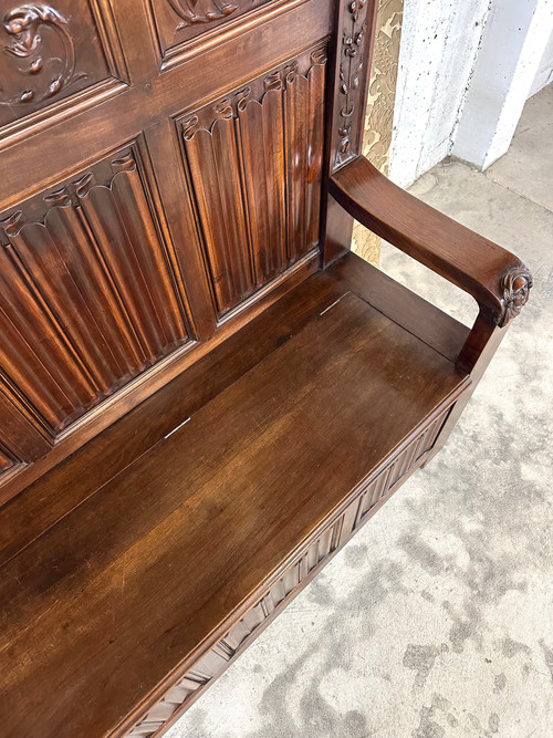 Renaissance style chest bench in walnut