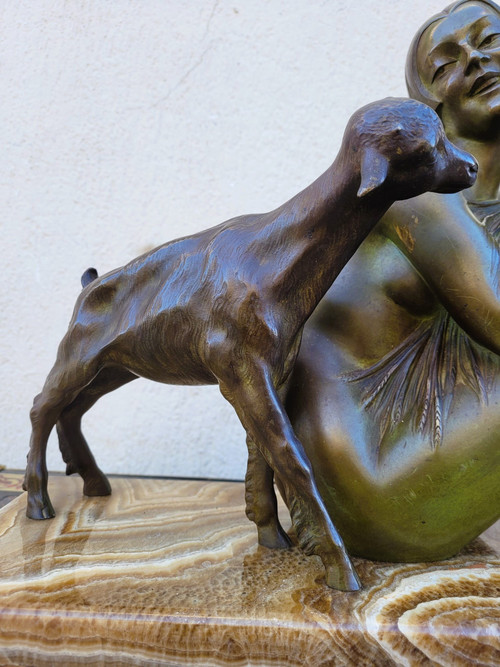 Godard, Frau und Lamm, Art-Deco-Bronze, 20. Jahrhundert