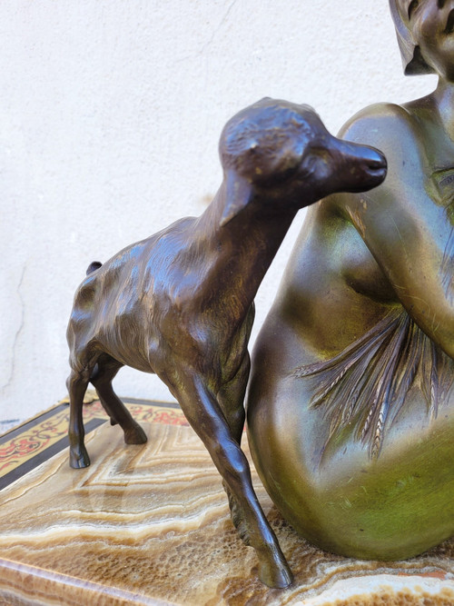 Godard, Frau und Lamm, Art-Deco-Bronze, 20. Jahrhundert