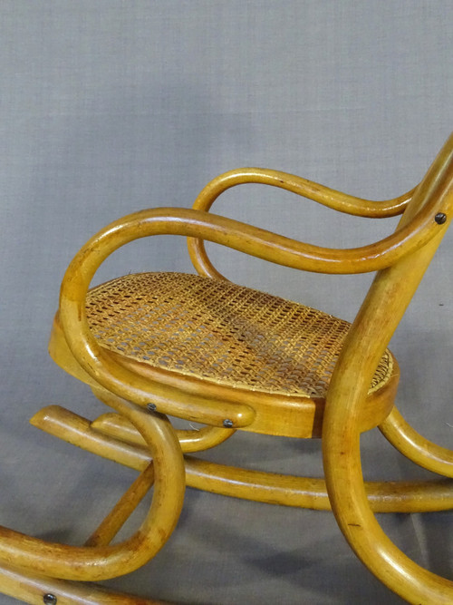 THONET Rocking Chair N°1 , Kind, naturfarben. Ca, 1910