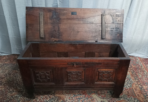 19th century Louis XIV oak chest