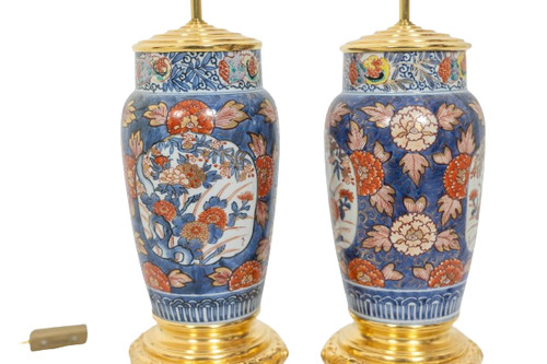 Coppia di lampade in porcellana Imari e bronzo dorato. 1880 circa.