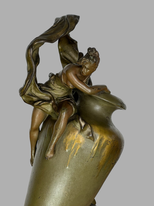 VASO ART NOUVEAU IN METALLO PATINATO FIRMATO DA ANTON NELSON ( 1880 -1910 ) SULLA BASE