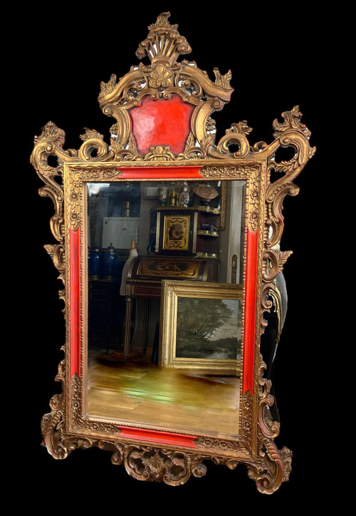 GRAND MIROIR ANCIEN EN BOIS SCULPTÉ PEINT ET DORÉ STYLE ITALIEN XVIIIe