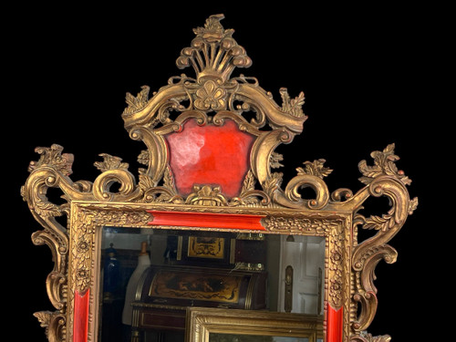 GRAND MIROIR ANCIEN EN BOIS SCULPTÉ PEINT ET DORÉ STYLE ITALIEN XVIIIe