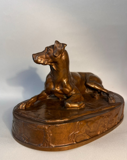 Grégoire GIRAUD. Liegender Hund in Bronze F. Barbedienne