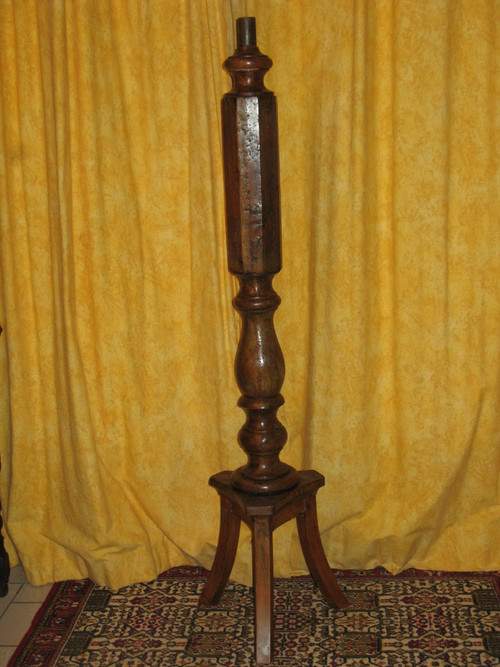 Polychrome wooden lantern with its 19th century base