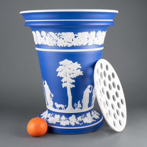 Jasperware Vase Signed Wedgwood, 19th Century 