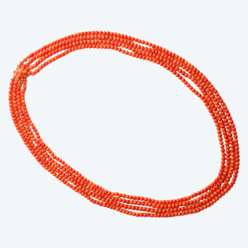 Antique mediterranean coral necklace with a 18k gold clasp, coral pearls, orange, south of France, a