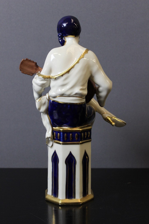 Joueuse De Mandoline d'époque Art Déco En Porcelaine Par Royal Dux 