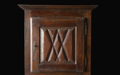 Two-body oak cabinet 17th century