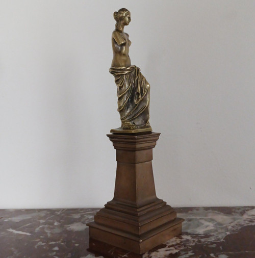 Souvenir or curiosa in bronze - Venus de Milo in bronze - large architectural base - late 19th century