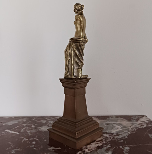 Souvenir or curiosa in bronze - Venus de Milo in bronze - large architectural base - late 19th century