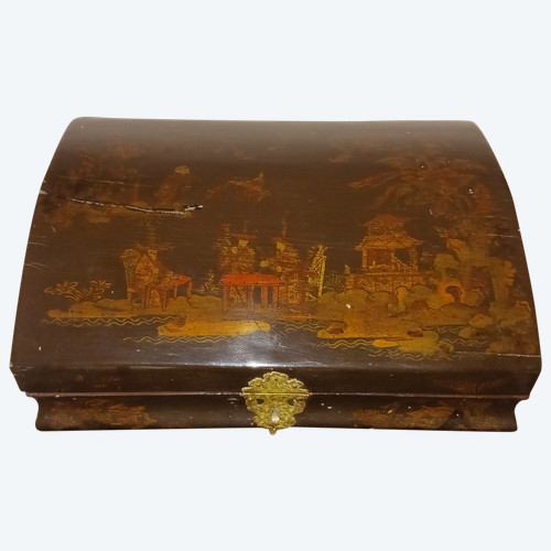 France, 18th century - martin varnish wig box with Chinese décor - Louis XV